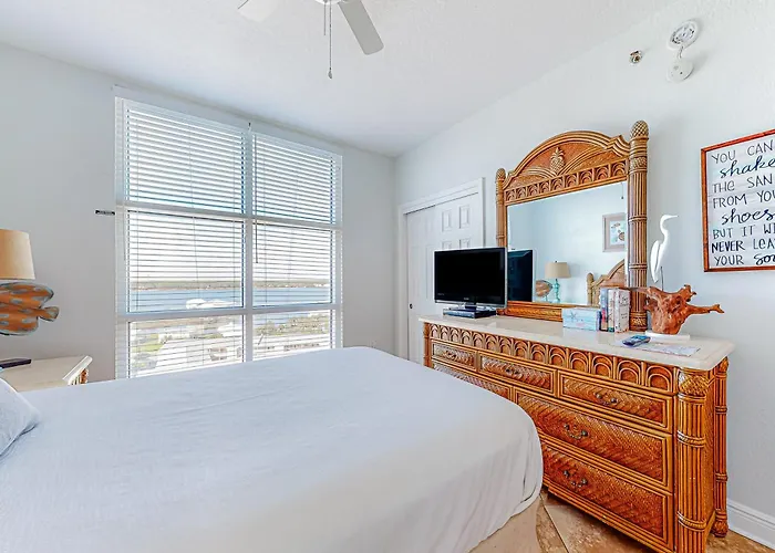 Crystal Shores West 608