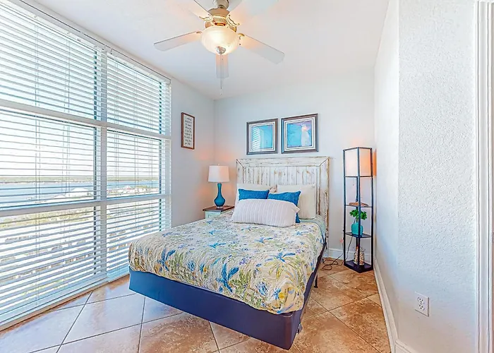 Crystal Shores West 608 Apartment *